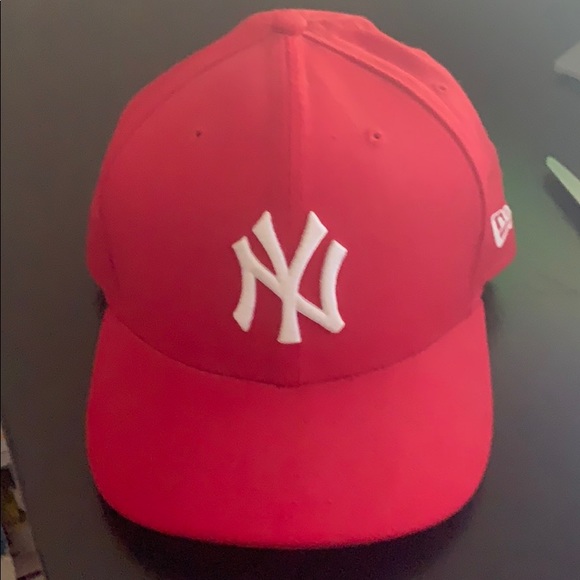ny fitted hats